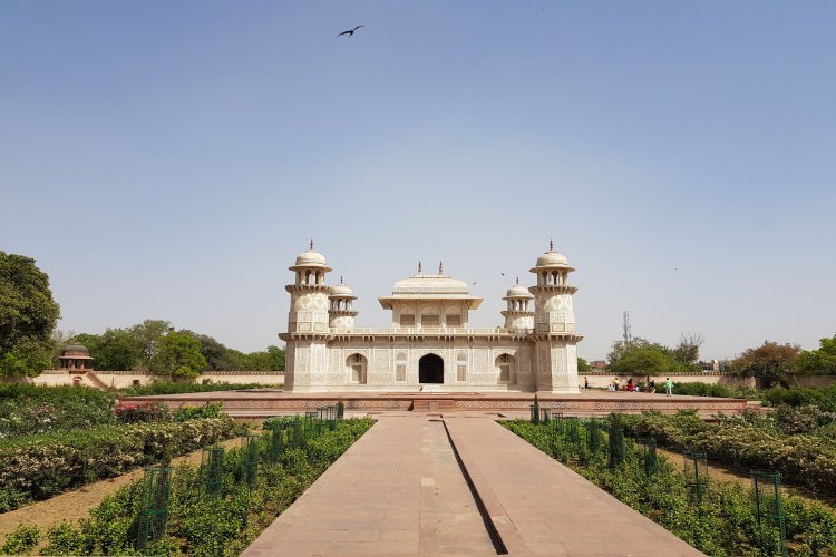 Delhi and Agra Tour Image 5